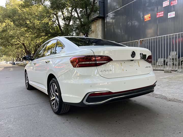 Фото 4 - Volkswagen Lavida