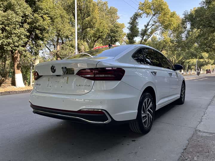 Фото 6 - Volkswagen Lavida