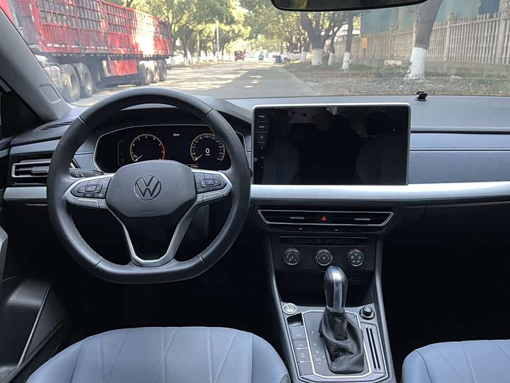 Фото 8 - Volkswagen Lavida