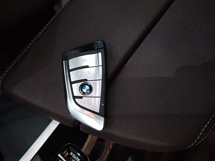 Фото 9 - BMW 5 Series Hybrid
