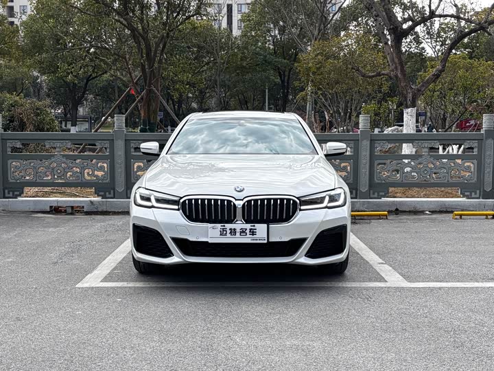 Фото 2 - BMW 5 Series