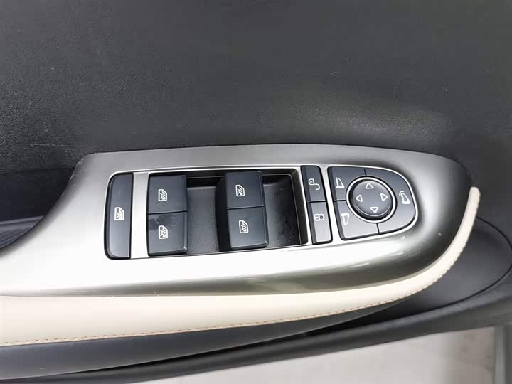 Фото 9 - BYD Dolphin