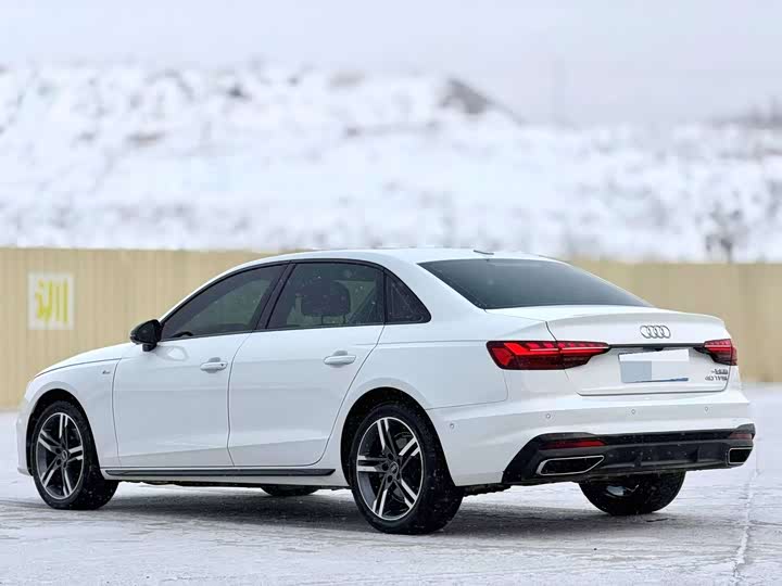 Фото 8 - Audi A4L