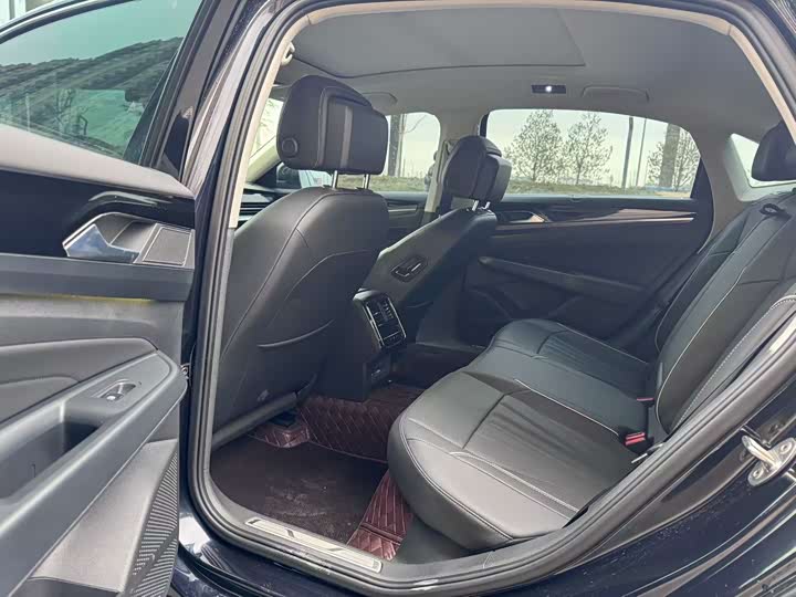 Фото 6 - Volkswagen Passat