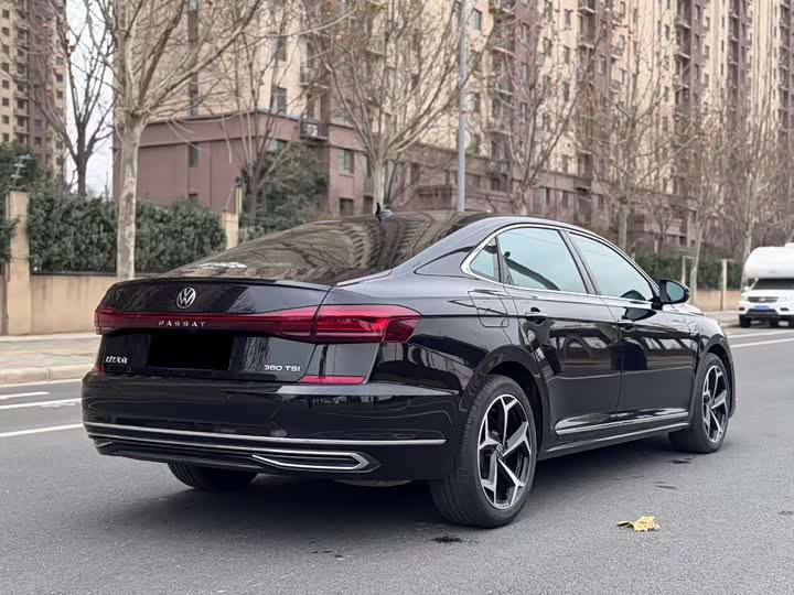 Фото 7 - Volkswagen Passat