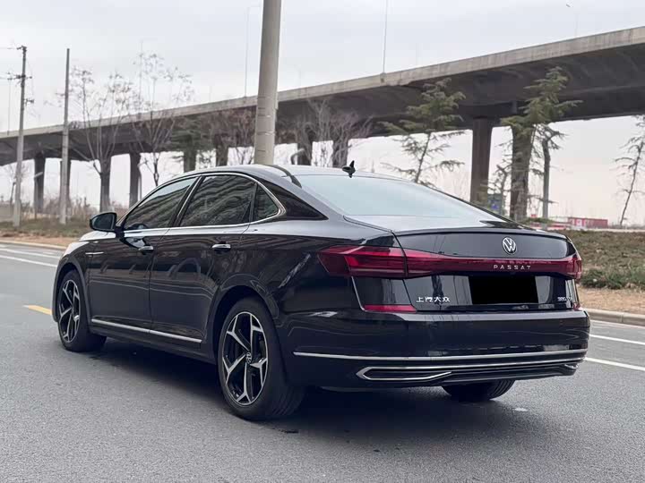 Фото 9 - Volkswagen Passat