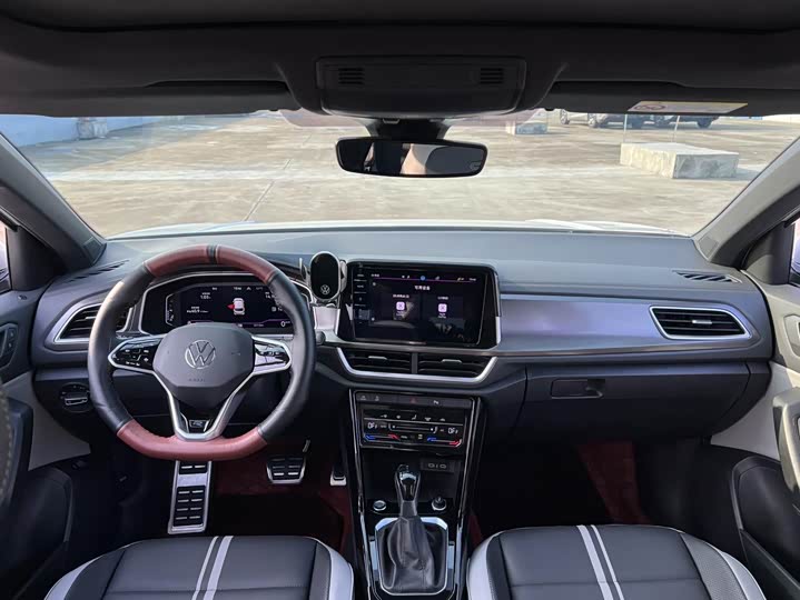 Фото 5 - Volkswagen T-Roc