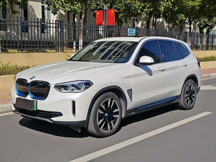 Фото 1 - BMW iX3