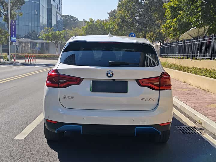 Фото 7 - BMW iX3
