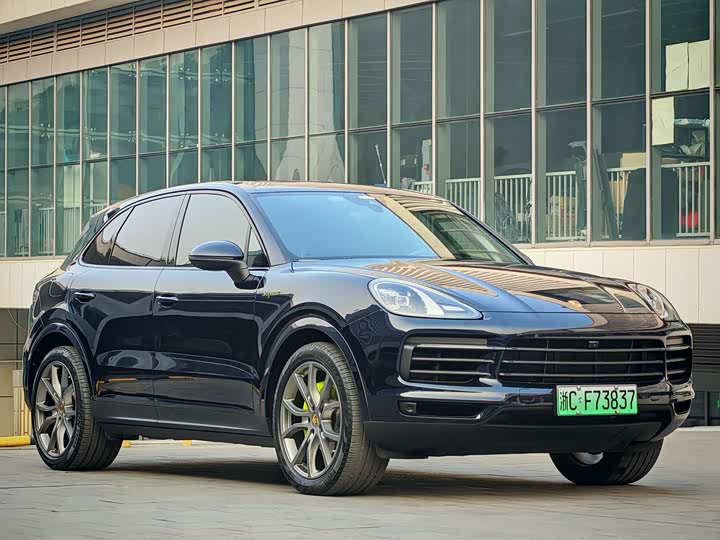 Фото 3 - Porsche Cayenne Hybrid