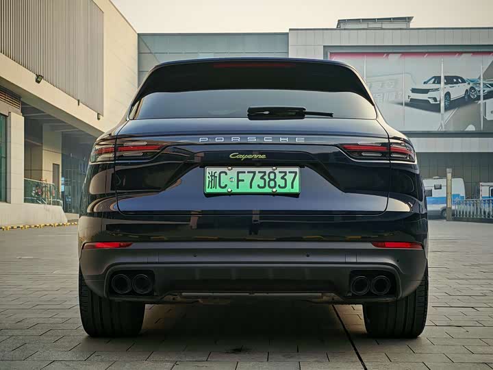 Фото 7 - Porsche Cayenne Hybrid