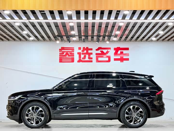 Фото 2 - Lincoln Nautilus