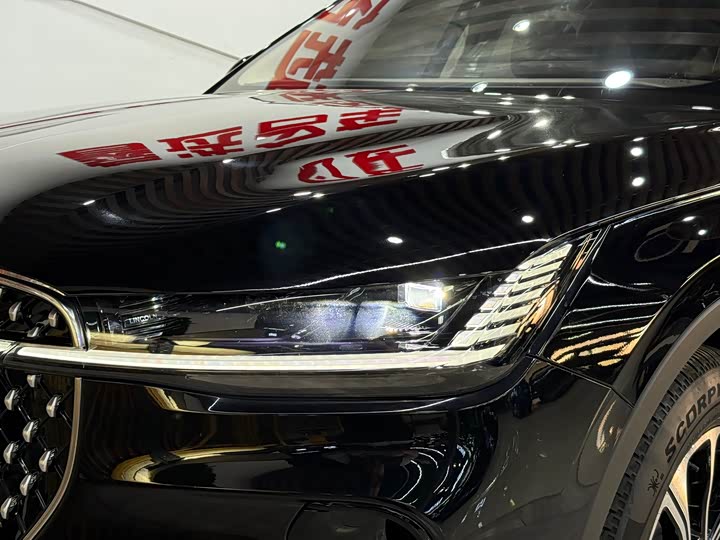 Фото 5 - Lincoln Nautilus