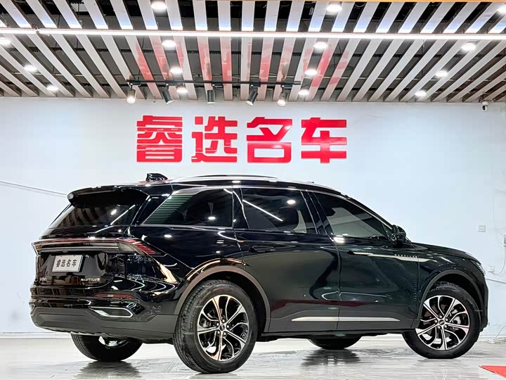 Фото 8 - Lincoln Nautilus