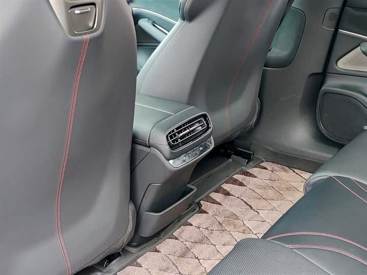 Фото 9 - Xiaomi SU7