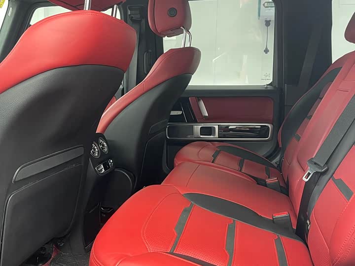 Фото 8 - Mercedes-Benz G-Class AMG