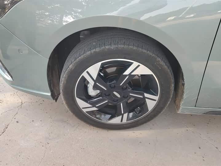 Фото 6 - Geely Geometry G6