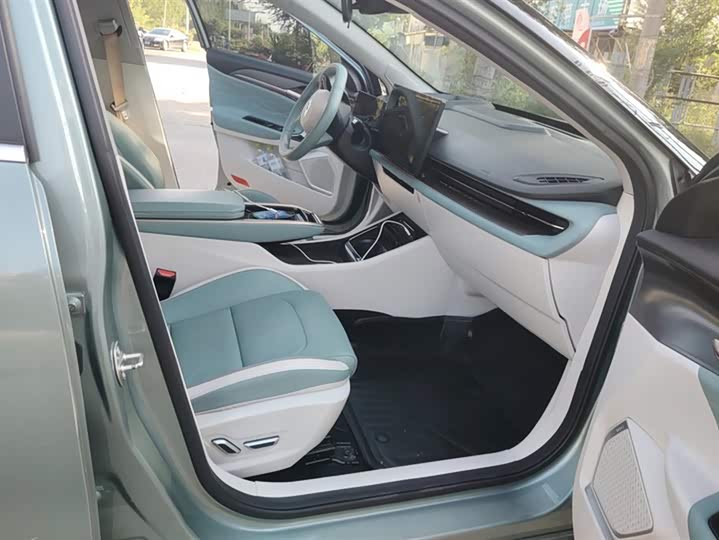 Фото 8 - Geely Geometry G6