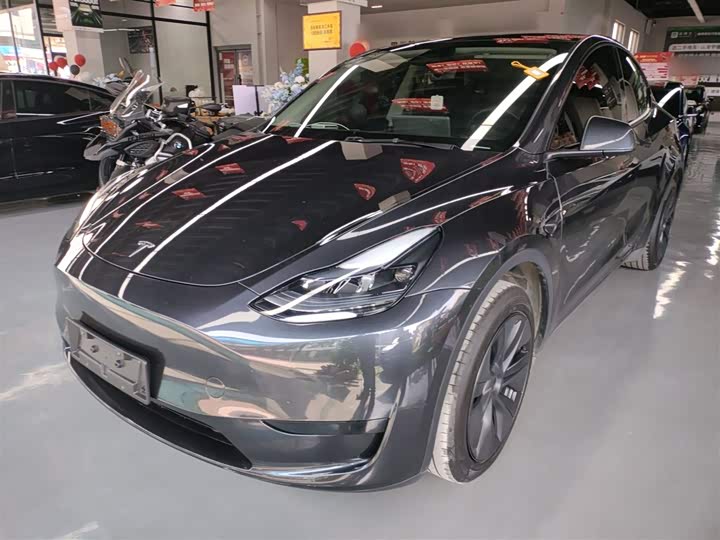 Фото 1 - Tesla Model Y