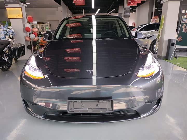 Фото 3 - Tesla Model Y