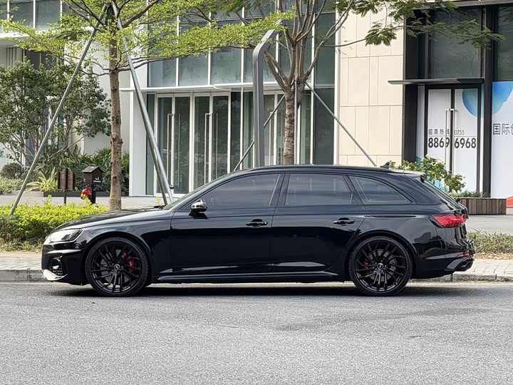 Фото 3 - Audi RS 4