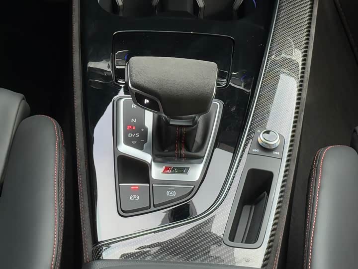 Фото 8 - Audi RS 4