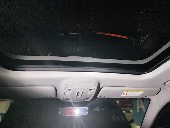 Фото 9 - Audi Q2L