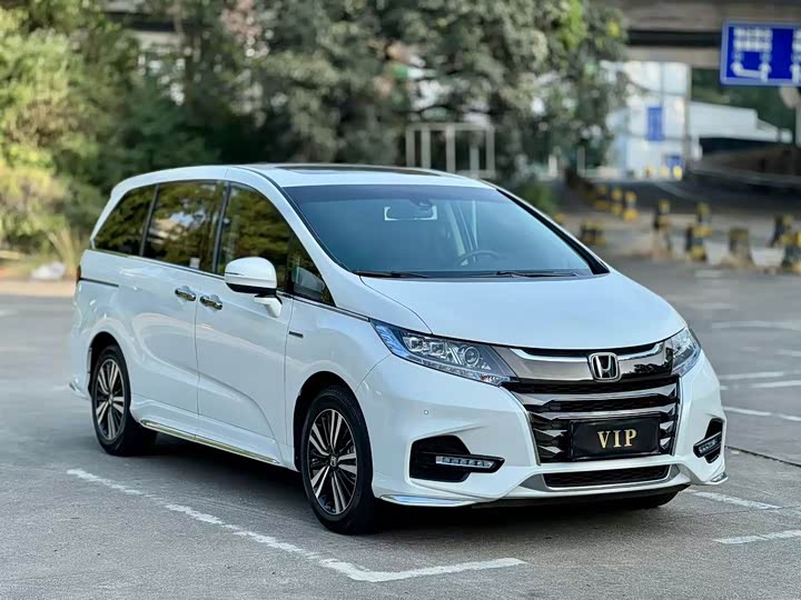 Фото 2 - Honda Odyssey