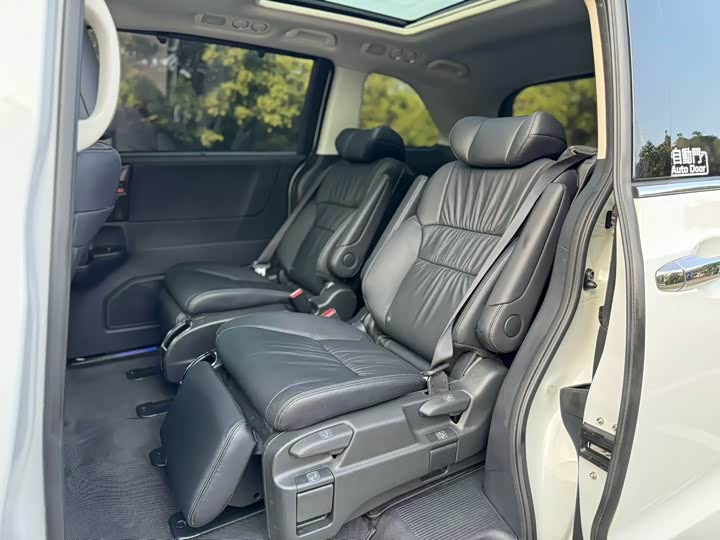 Фото 6 - Honda Odyssey