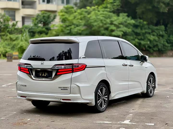 Фото 7 - Honda Odyssey