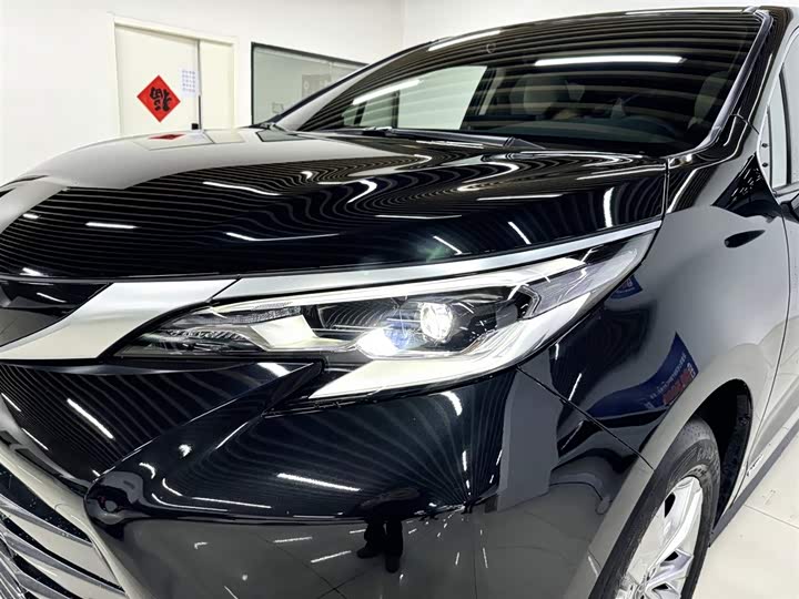 Фото 6 - Toyota Sienna