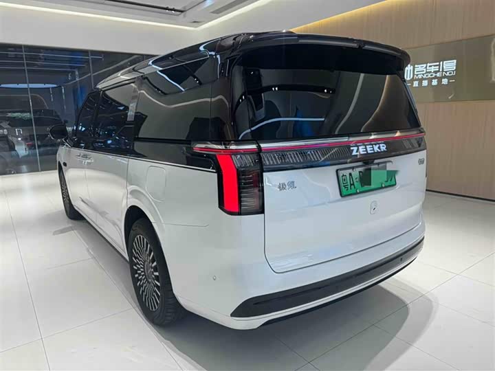 Фото 4 - Zeekr 009