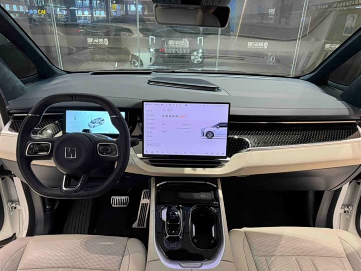 Фото 6 - Zeekr 009