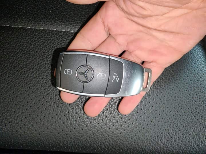 Фото 9 - Mercedes-Benz GLC-Class