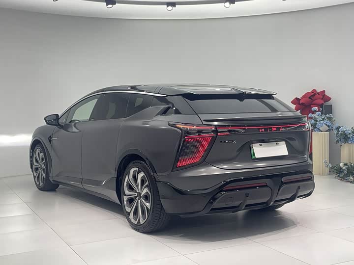 Фото 7 - HiPhi X