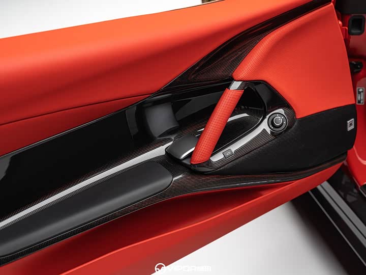 Фото 9 - Ferrari 812