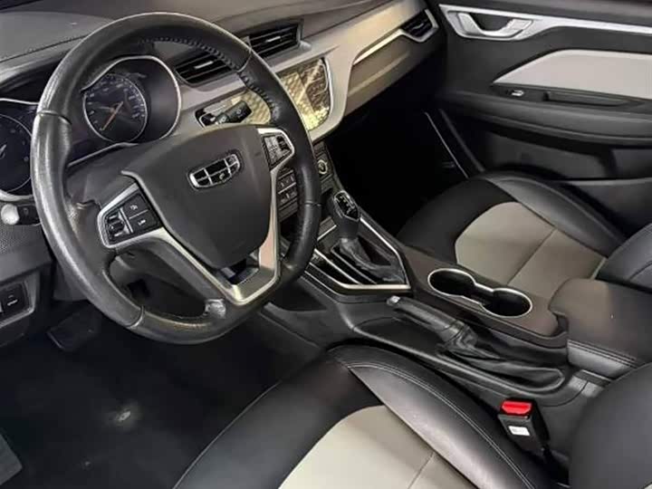 Фото 3 - Geely Vision