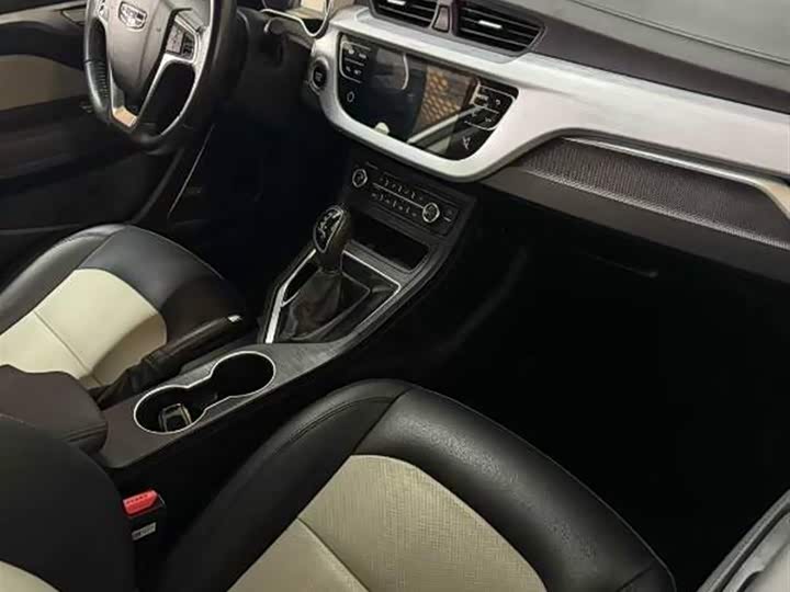 Фото 5 - Geely Vision