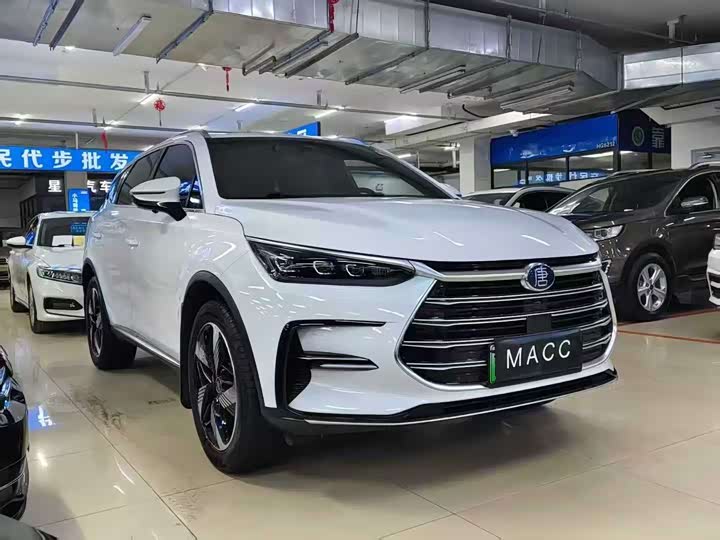 Фото 3 - BYD Tang Hybrid/EV