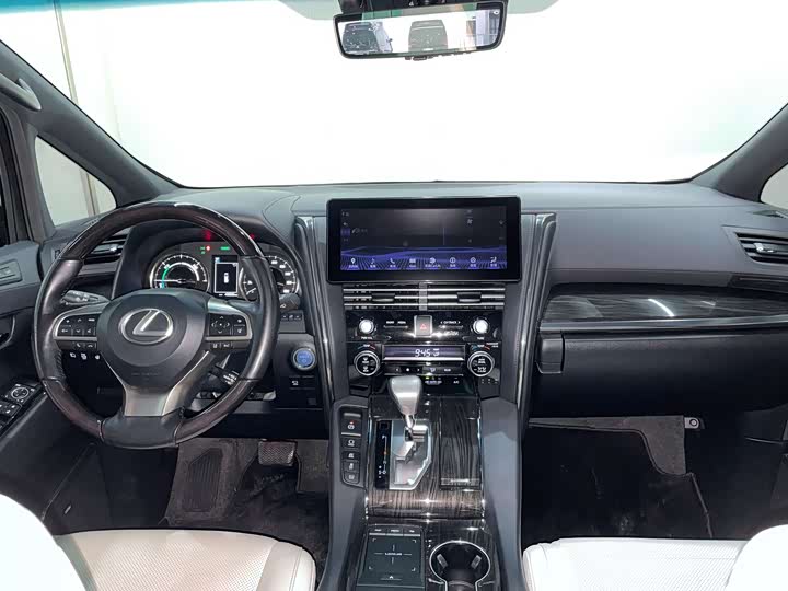 Фото 9 - Lexus LM