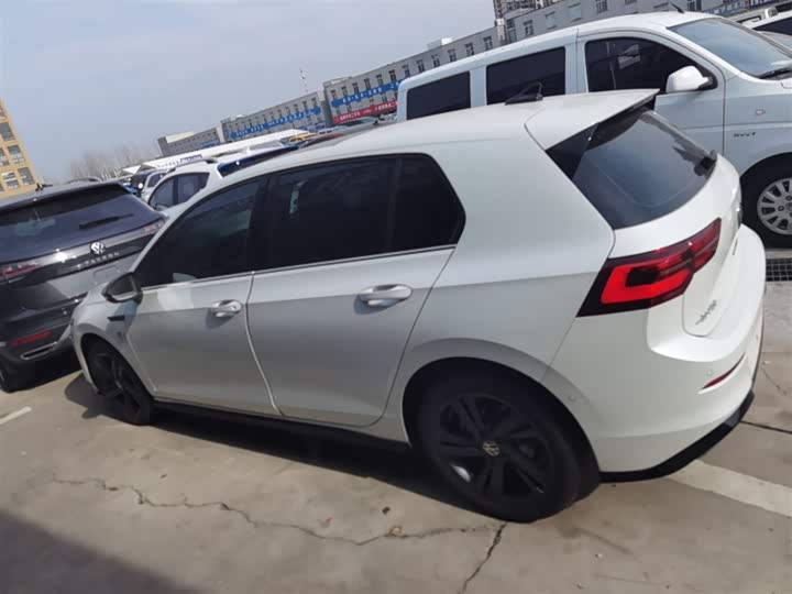 Фото 5 - Volkswagen Golf