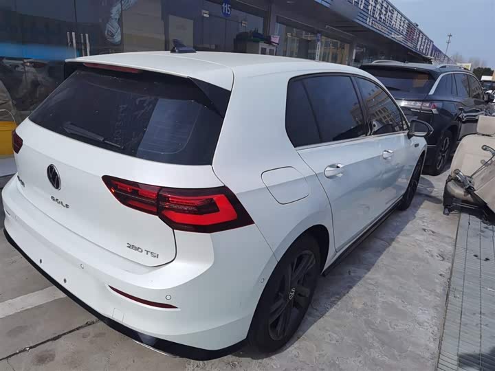 Фото 7 - Volkswagen Golf