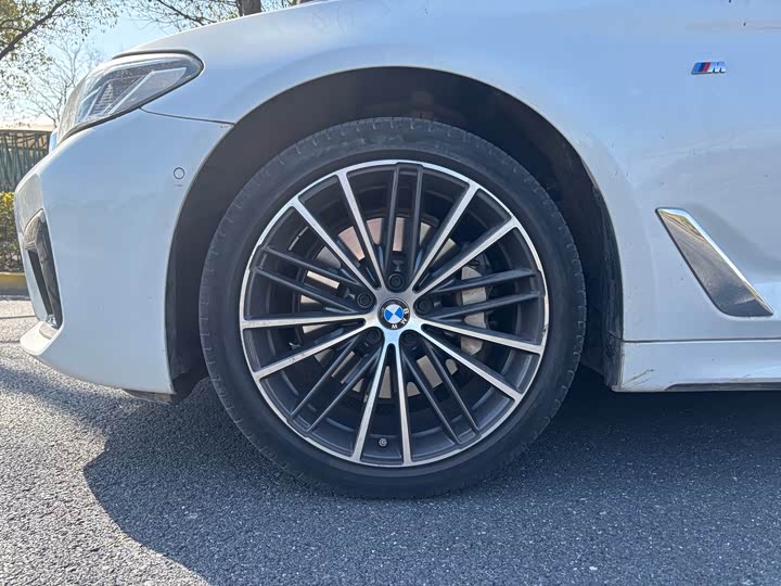 Фото 3 - BMW 5 Series