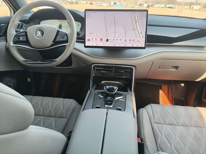 Фото 4 - BYD Tang Hybrid/EV