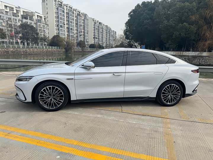 Фото 3 - BYD Han