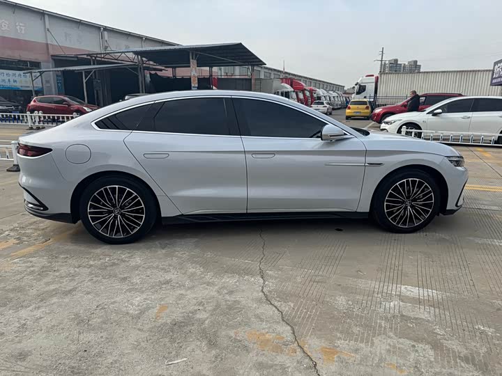 Фото 7 - BYD Han