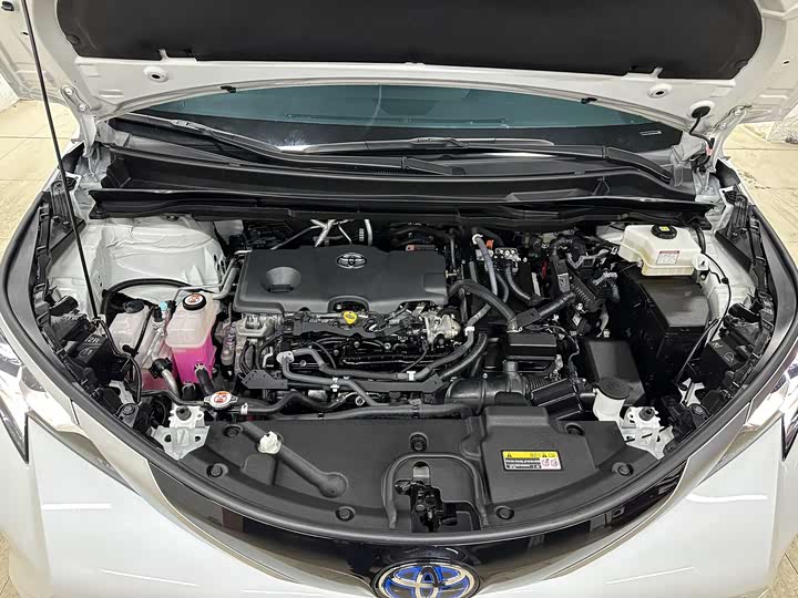 Фото 9 - Toyota Sienna