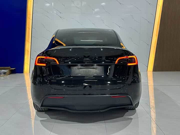 Фото 8 - Tesla Model Y