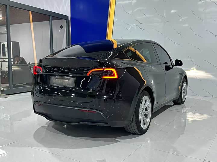 Фото 9 - Tesla Model Y