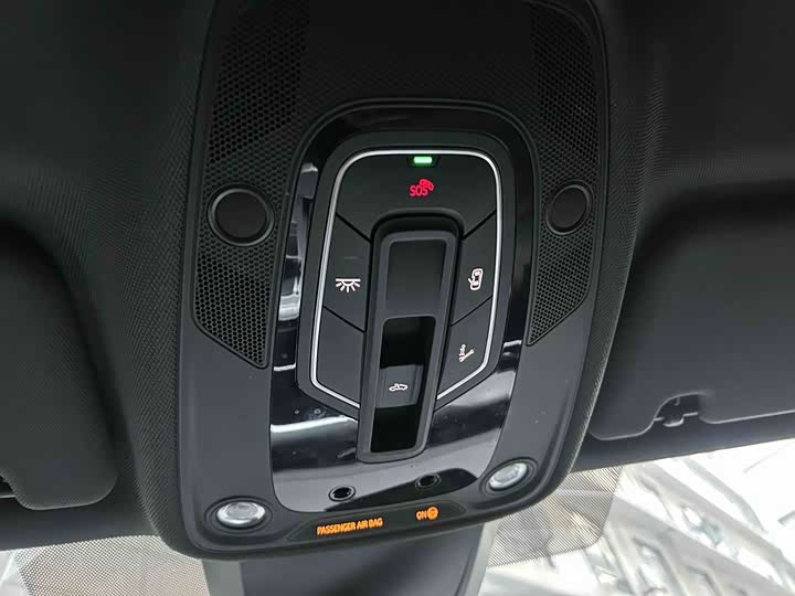 Фото 4 - Audi A6L